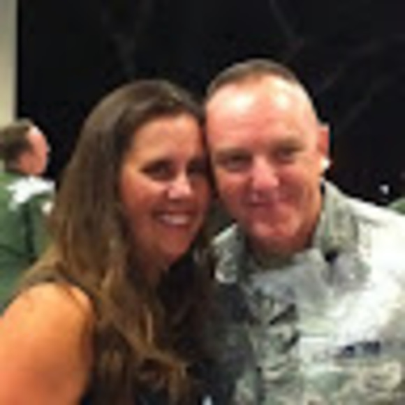 Meet your Posher, Sarah - Picture 1 of 1